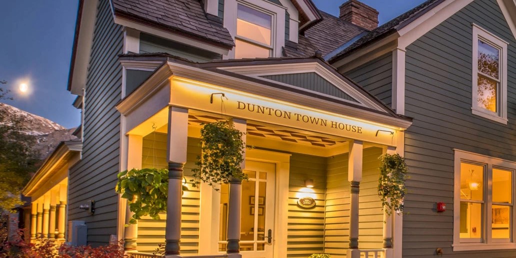 Dunton Town House image