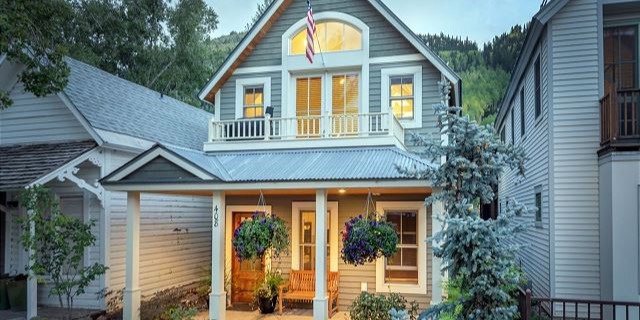 Lift 8 Lodge image