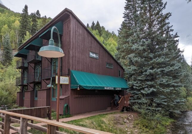 Manitou Lounge image
